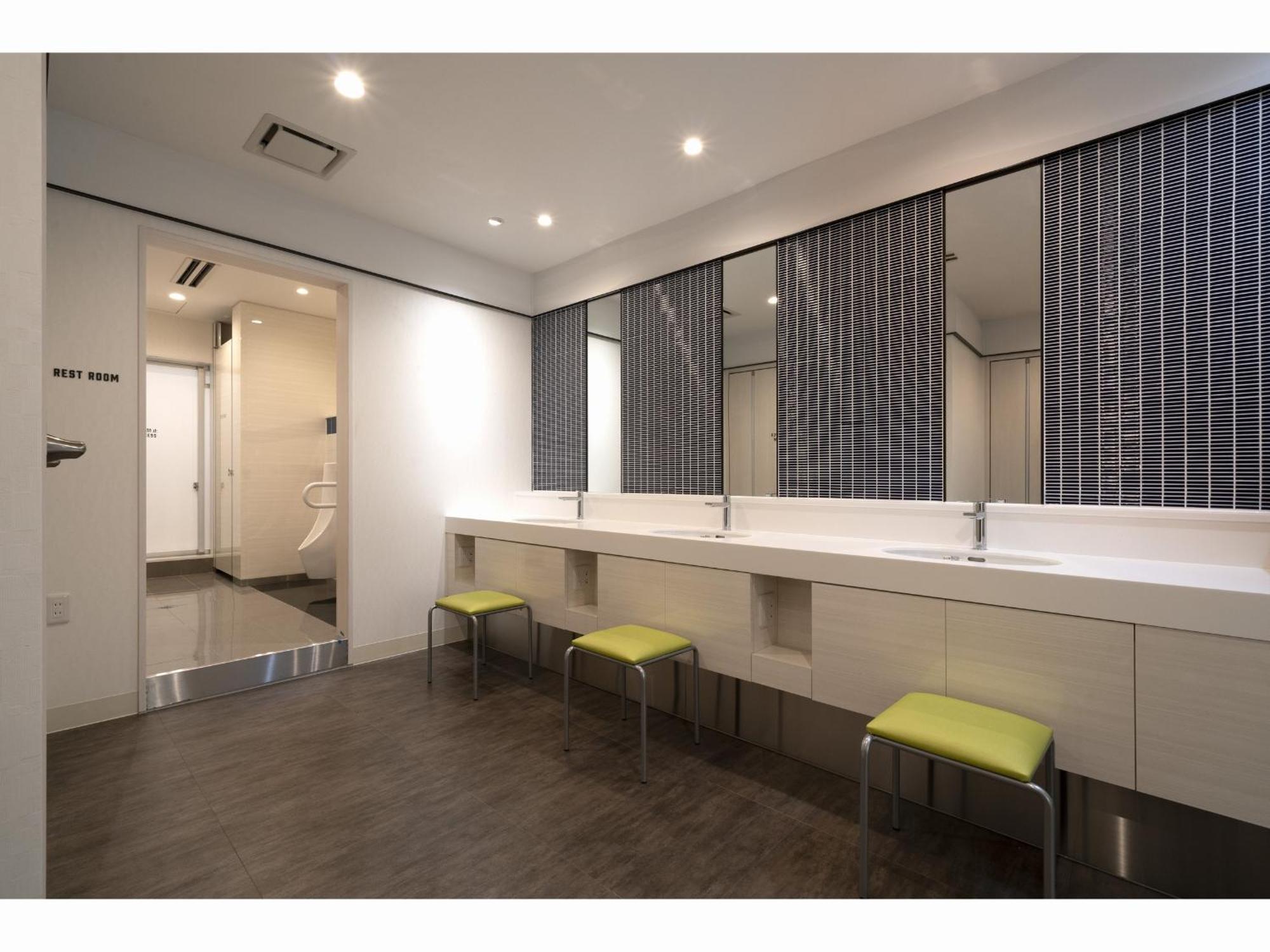 Capsule Hotel J Garden Shin-Osaka Exterior foto